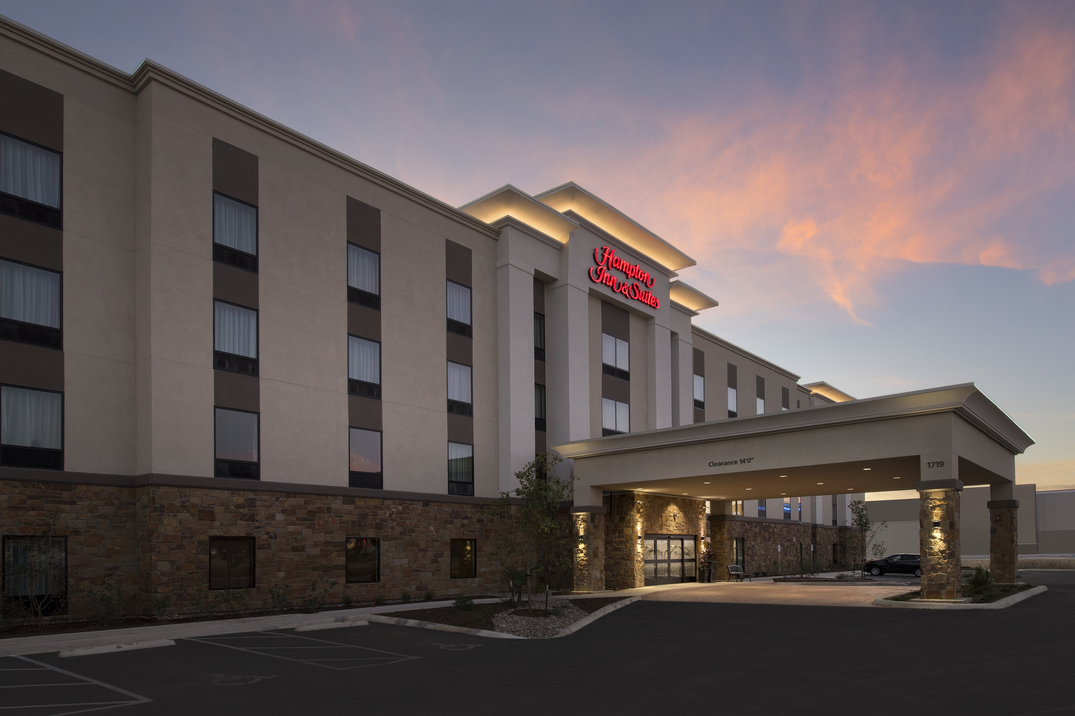 Hampton Hilton Debuts New Hotel San Antonio  Texas