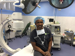 Renowned Orthopedic Surgeon Professor Dr. Kingsley R. Chin Performs Outpatient Non Fluoroscopy ACDF Cases in Record Time