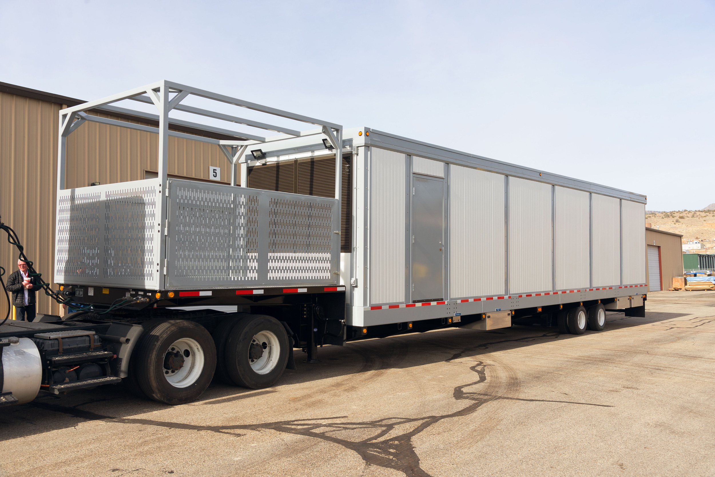 Trailers At Tsc - idkirn0