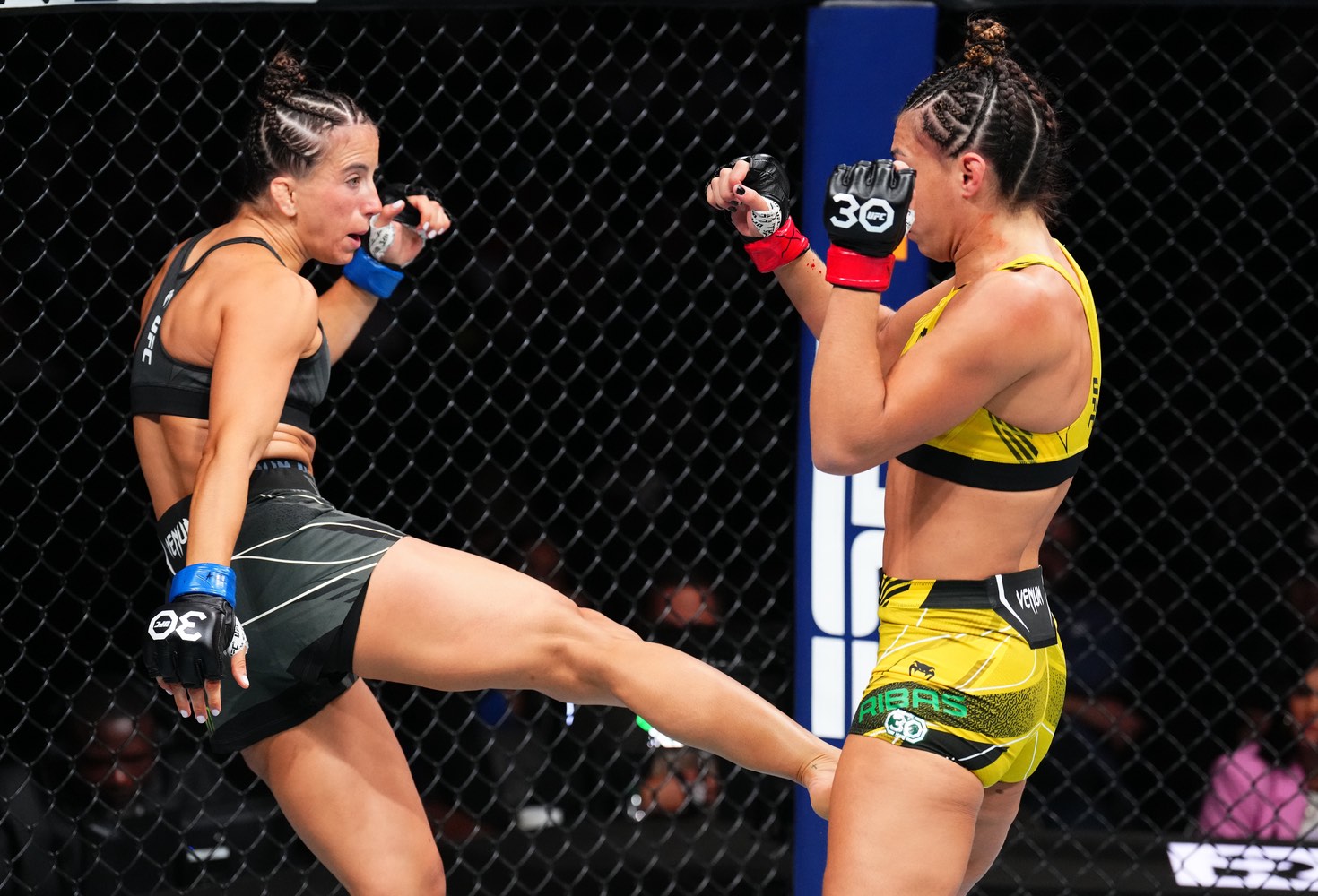 Monster Energy S Maycee Barber Defeats Amanda Ribas At UFC Fight Night