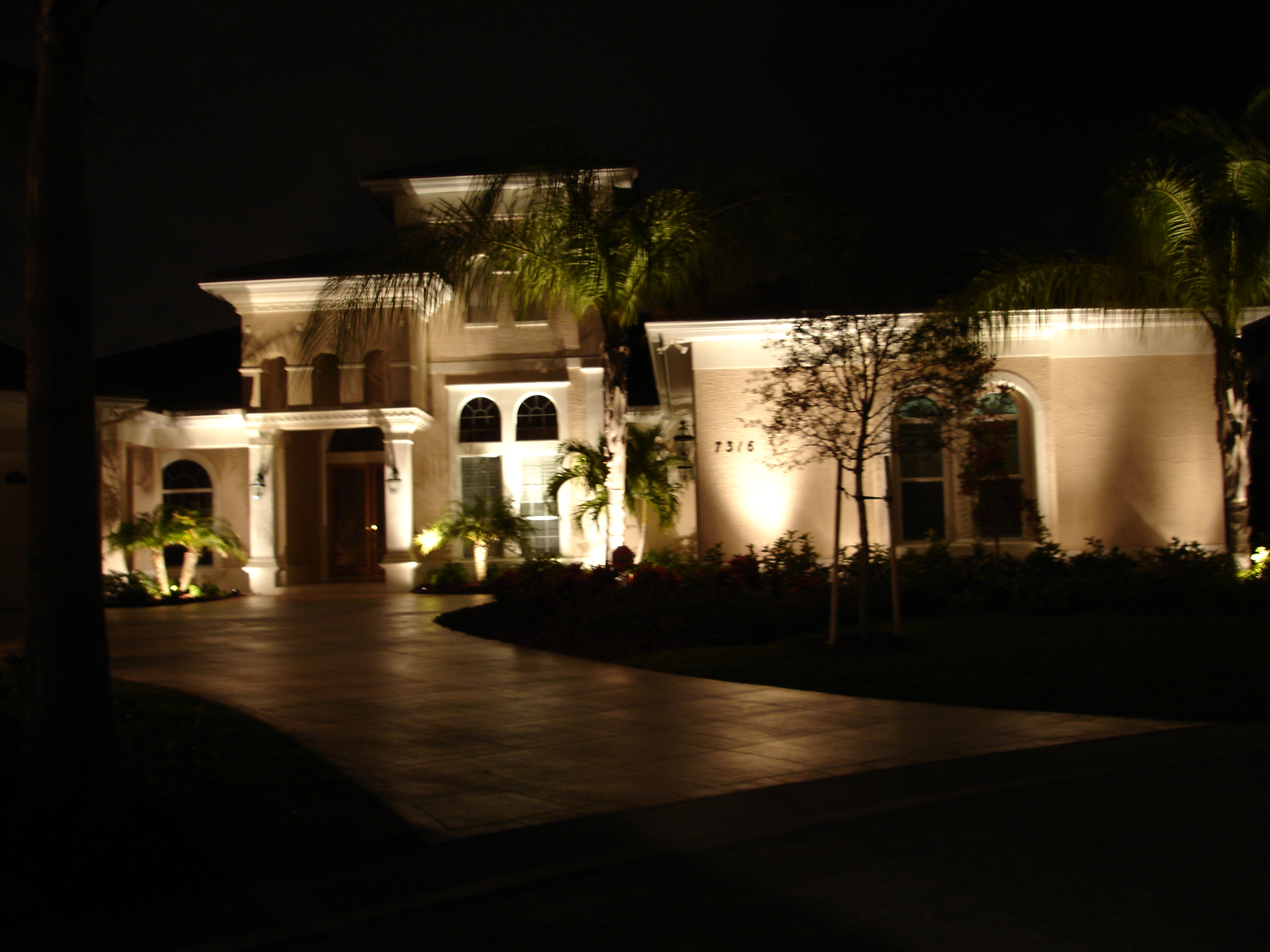 Outdoor Lighting Franchise NiteLites of St. Petersburg / Tampa