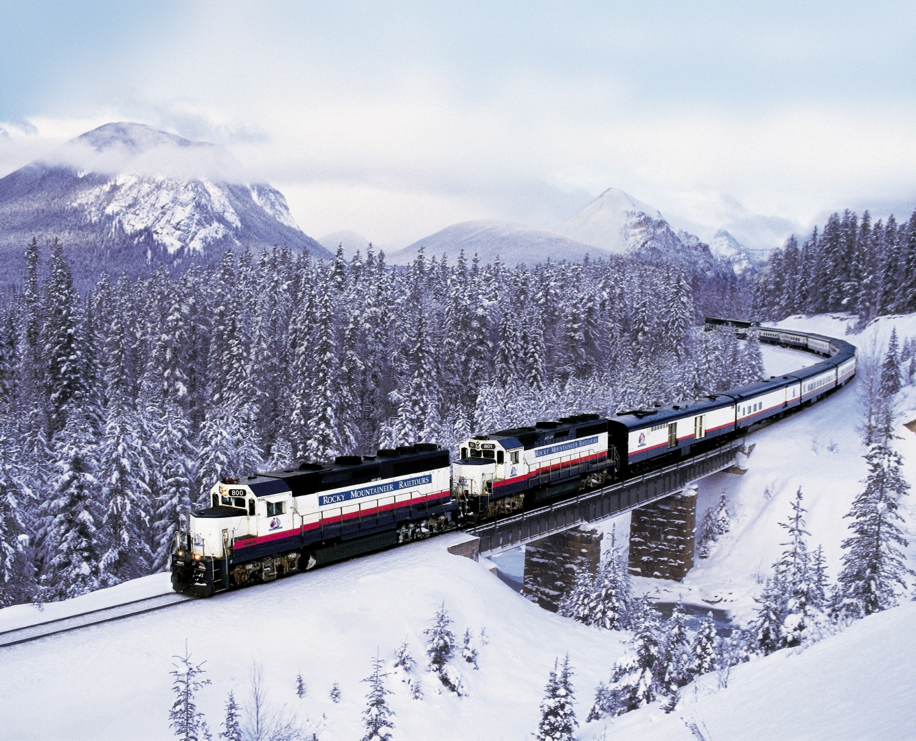 Discover Unique Winter Train Vacations for a Special Christmas This Winter