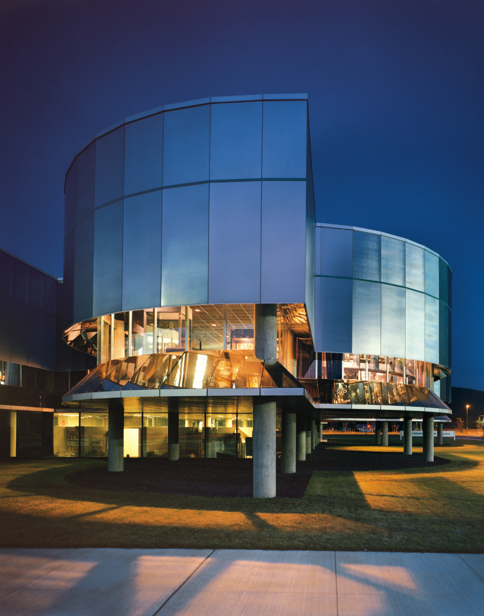 The Corning Museum Of Glass Unveils World S Largest Glass Pumpkin