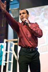 Tour Emcee, Arel Moodie, addressing the audience