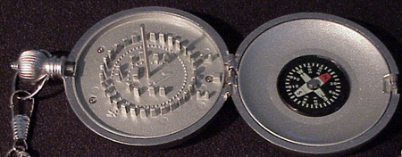 The Stonehenge Watch? can be used as a shadow clock to tell the time. Here, the shadow of the gnomon indicates 12 noon.