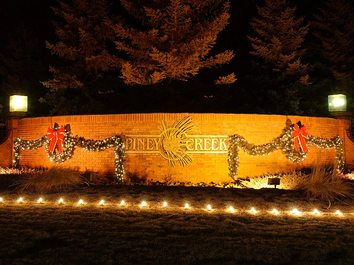 Example of Christmas Decor by Swingle - Piney Creek HOA