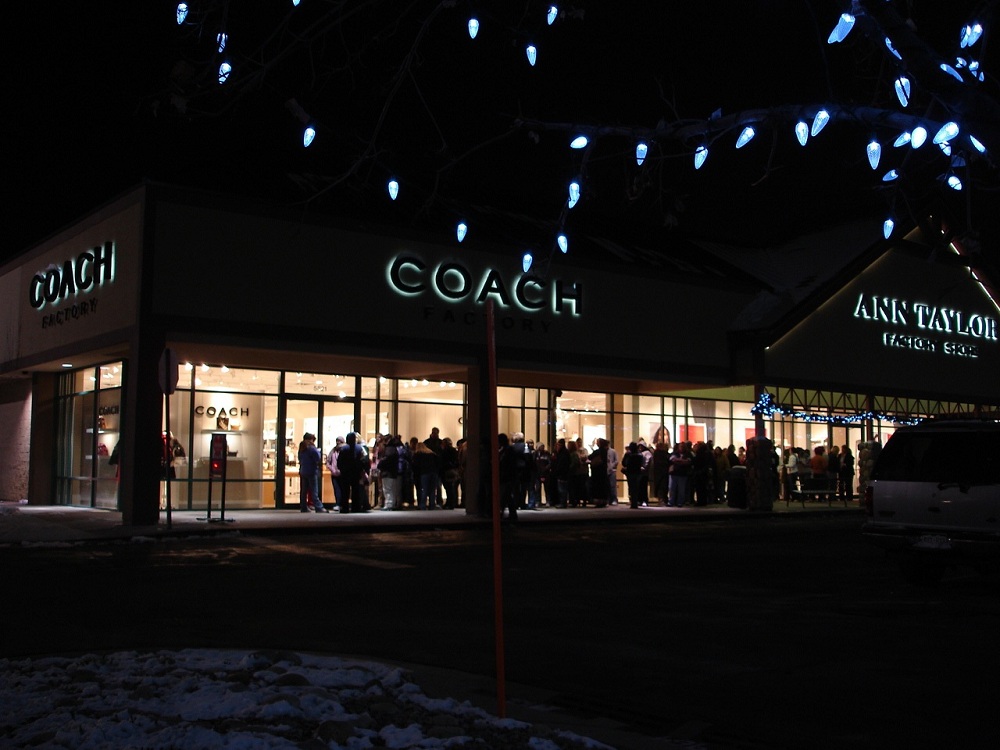 Outlets of Colorado 24-Hour Moonlight Madness Sale Starting at 9 PM on Thanksgiving Night