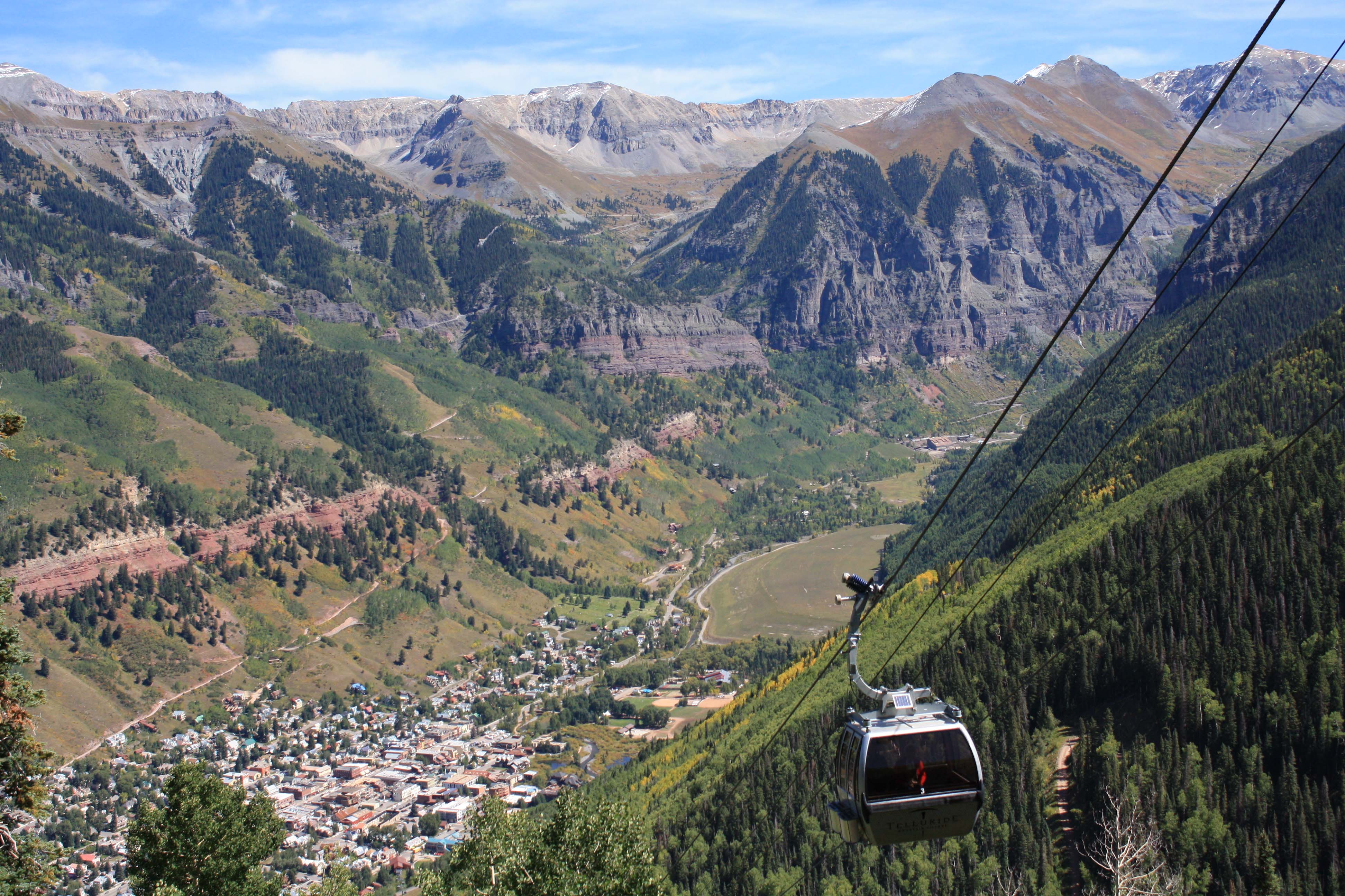 Gondola connecting Telluride and Mt. Village By Hart Roberts