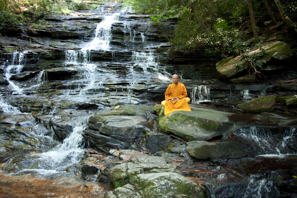 Shi DeRu in Meditation
