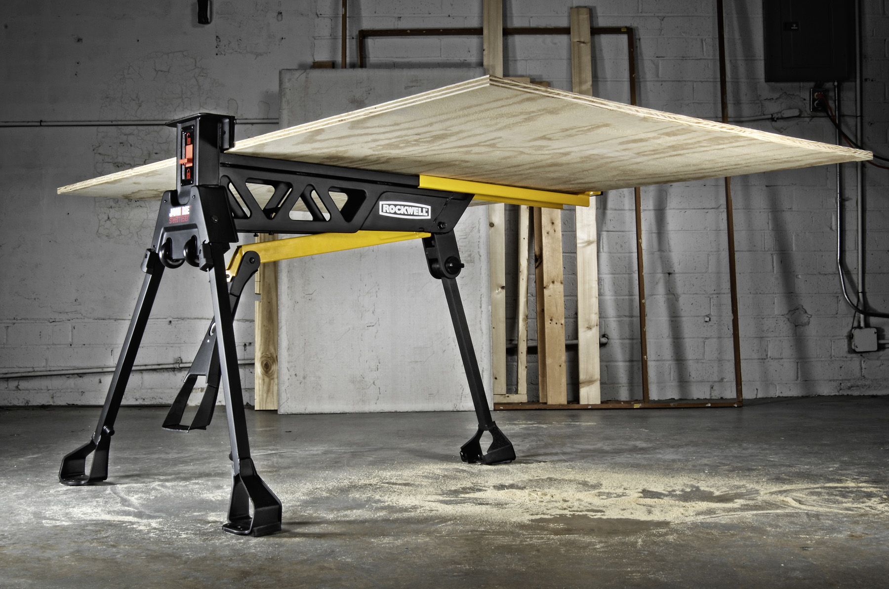 JawHorse Sheetmaster is ideal for holding plywood.