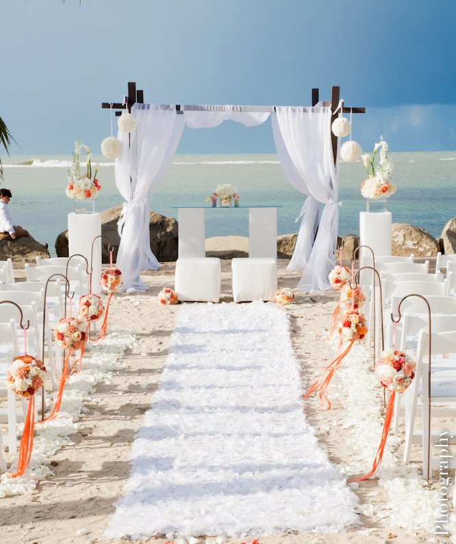 AskMeInc's destination wedding experts have helped more than 600 couples tie the knot.