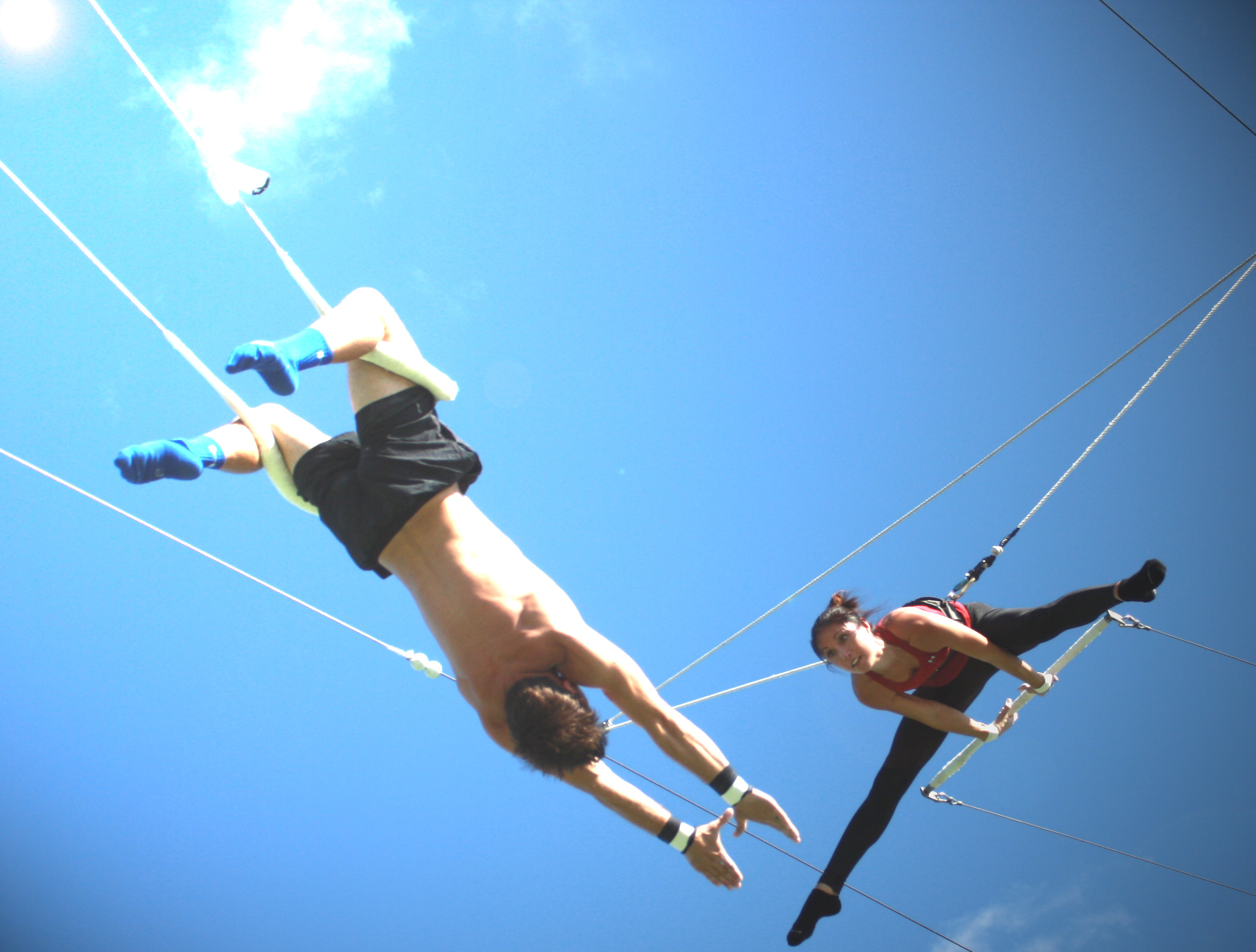 Flying trapeze. Летающая трапеция. Trapeze Washington. Flying on Trapeze.