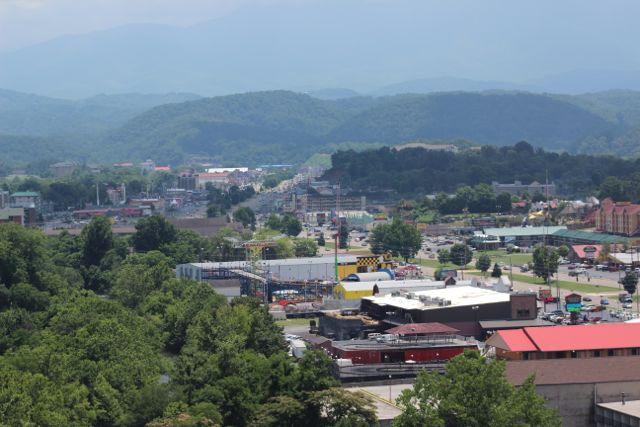 Overlooking the scenic Pigeon Forge Parkway, the Great Smoky Mountain Wheel at the Island in Pigeon Forge is sure to bring exciting memories for any family.