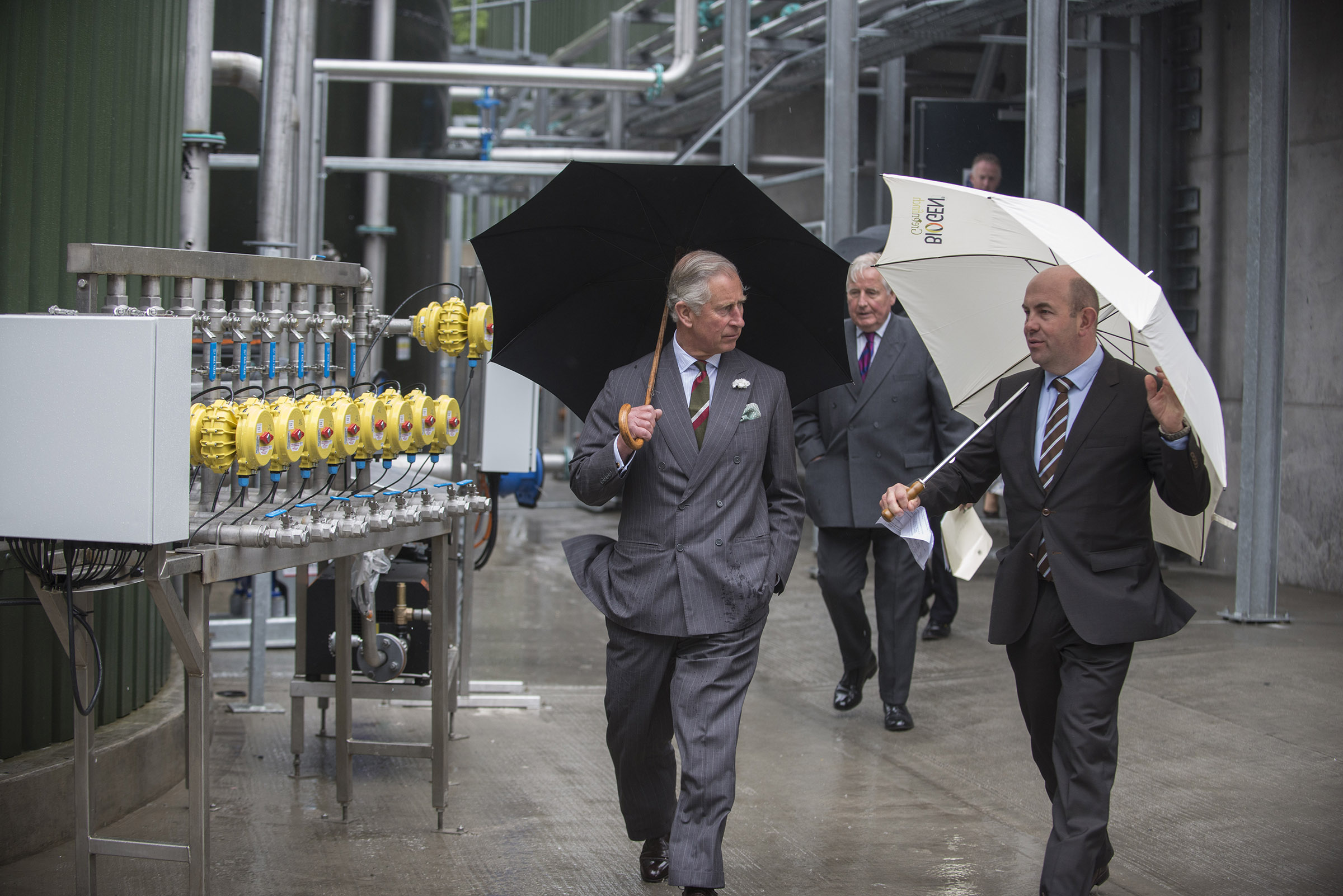 His Royal Highness, Prince of Wales and John Ibbett (Chairman Biogen) on the tour of the plant