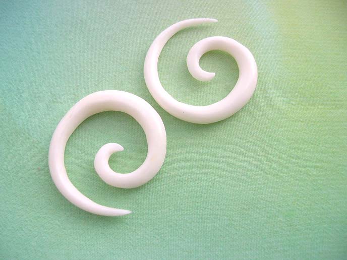 wholesale bone earring, Balinese handmade white bone spiral tapers