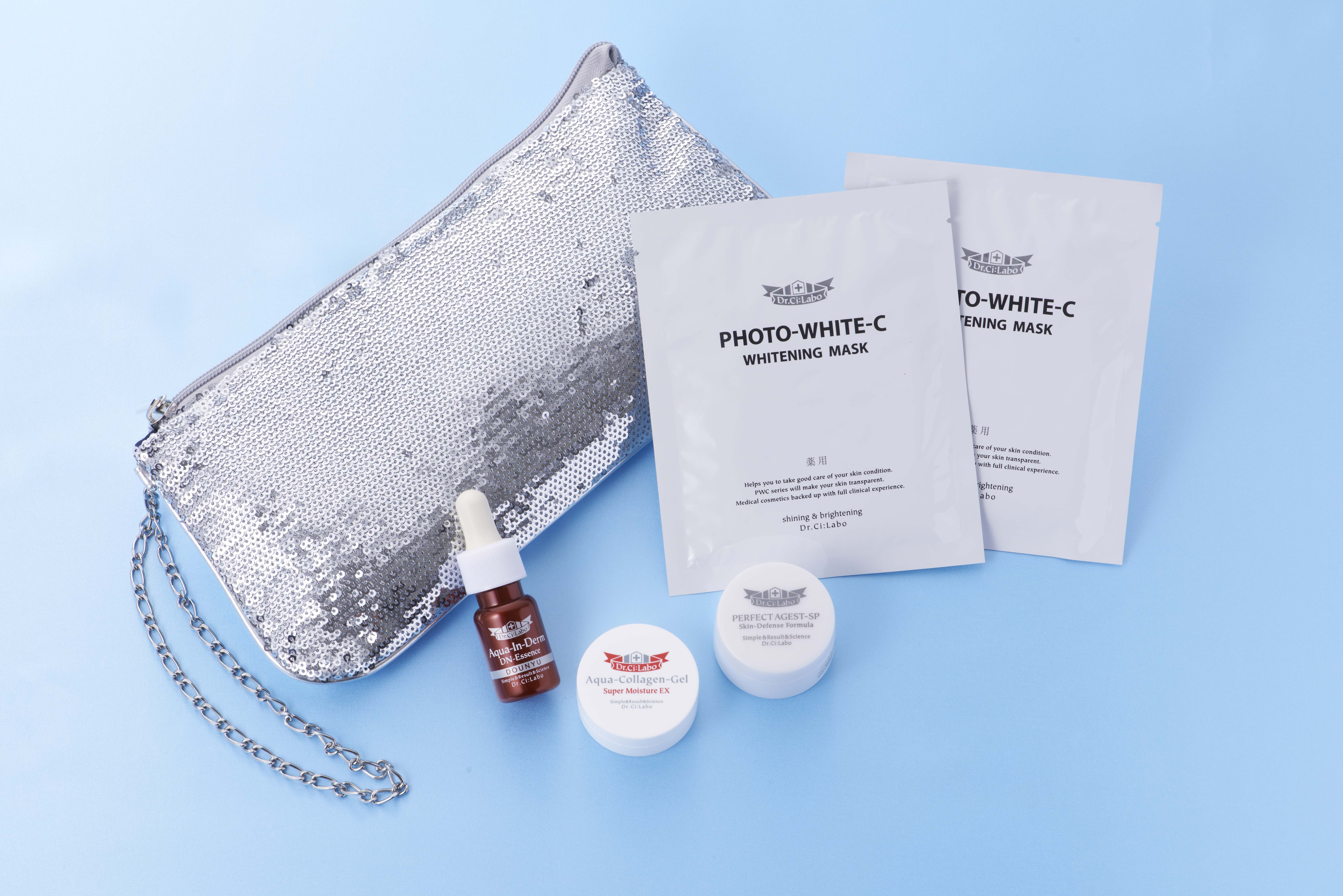 For a limited time only, customers who purchase the full-size Aqua-Collagen-Gel Super Moisture EX product ($107 for 120 g/4.23 oz) will receive a sample kit with six products and a gorgeous silver clu