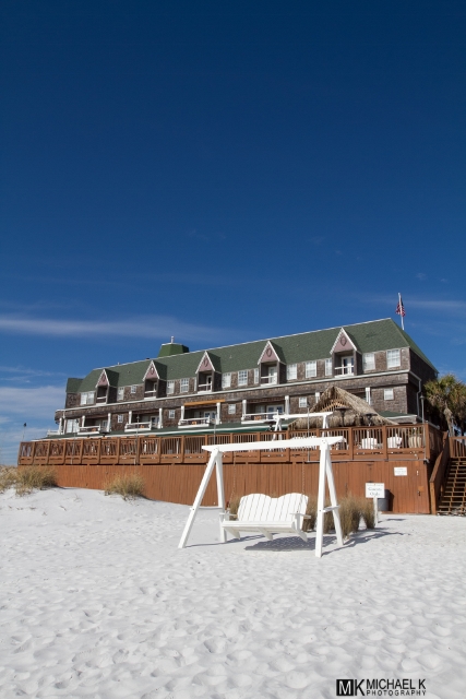 With complimentary chair and umbrella service, Henderson Park Inn ensures that every guest gets the most out of their Emerald Coast experience.