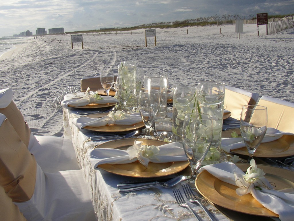 Beach Walk Café at Henderson Park Inn offers guests a unique Destin FL dining experience with their "Toes in the Sand" dinner offering.