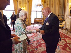 Voipfone's Founder Lee Rose Meets Her Majesty The Queen At Buckingham Palace.