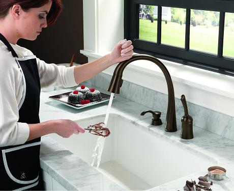 delta 980t-dst single handle kitchen faucet with pull-out spray, touch 20, diamond seal technology and magnatite docking from the pilar collection