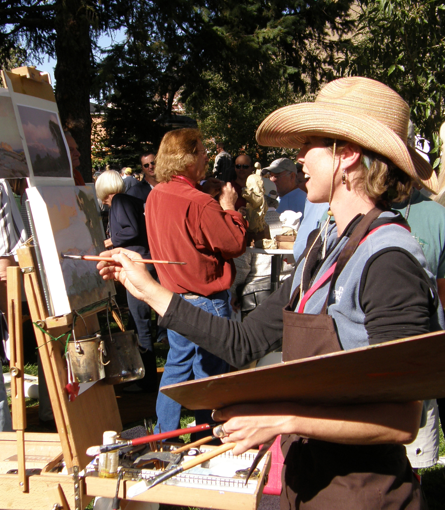 An artist participates in the Jackson Hole Fall Arts Festival’s QuickDraw event in Jackson (photo courtesy of Jackson Hole Chamber of Commerce).