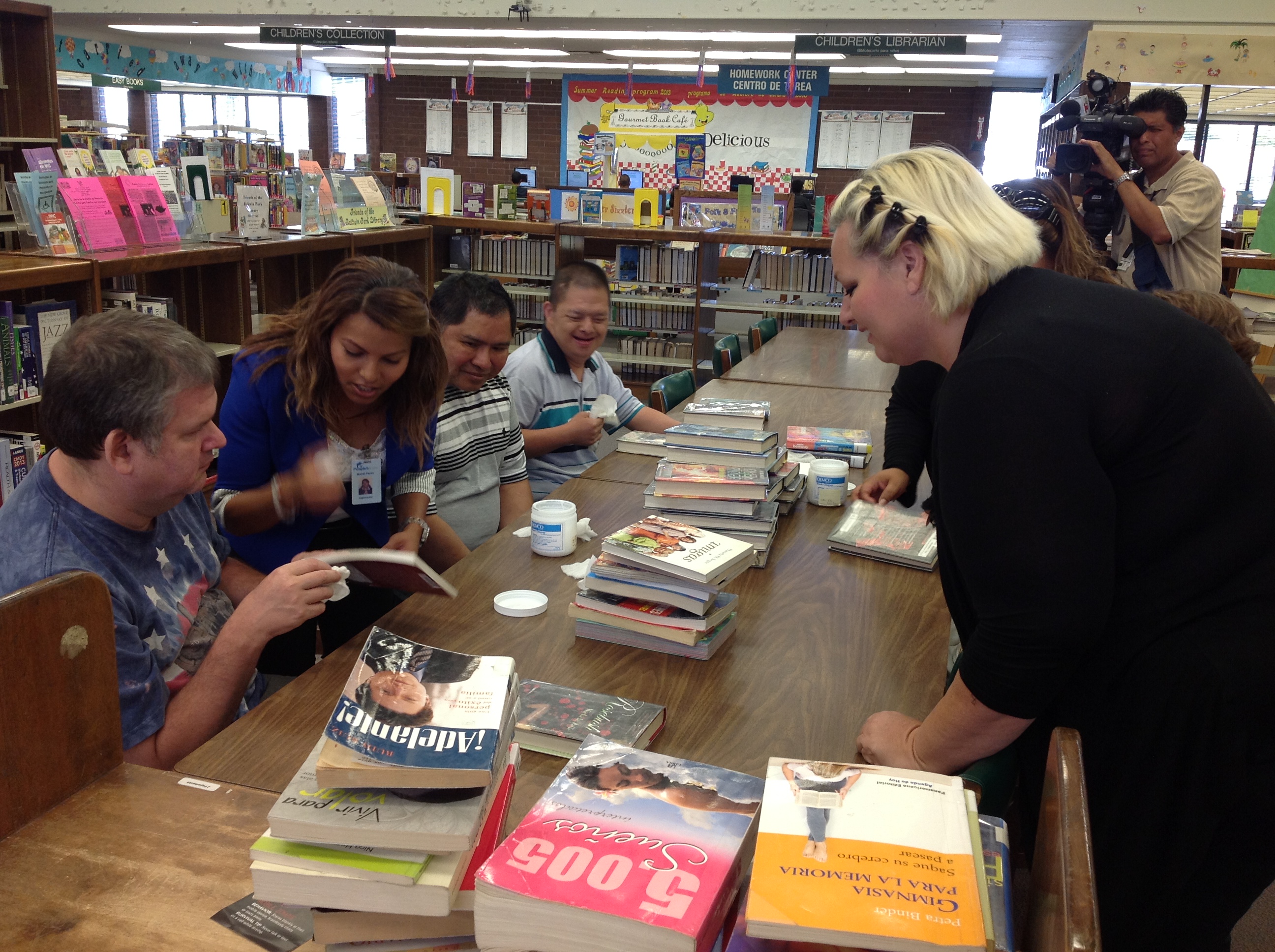 People's Care clients volunteered at the local library (photo by GSC)