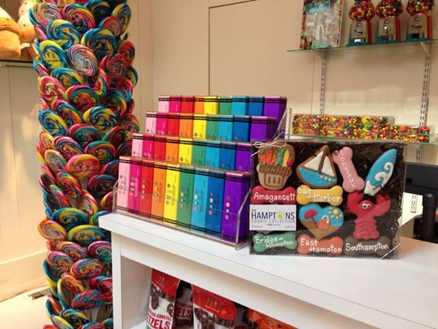 East Hampton New York Dylan S Candy Bar And The Hamptons Cookie Collection For Dogs Designed By Veterinarian Dr Cindy Bressler And The Dog Store