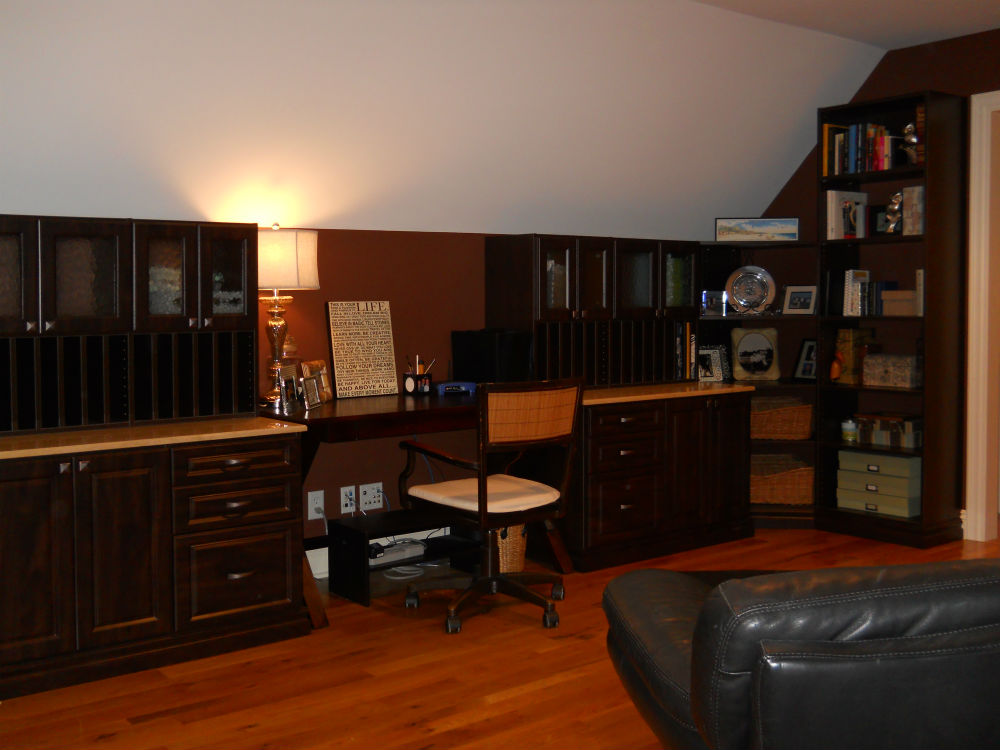 Whether you're looking for an office or a library, Store with Style can create custom desks and bookshelves for the area