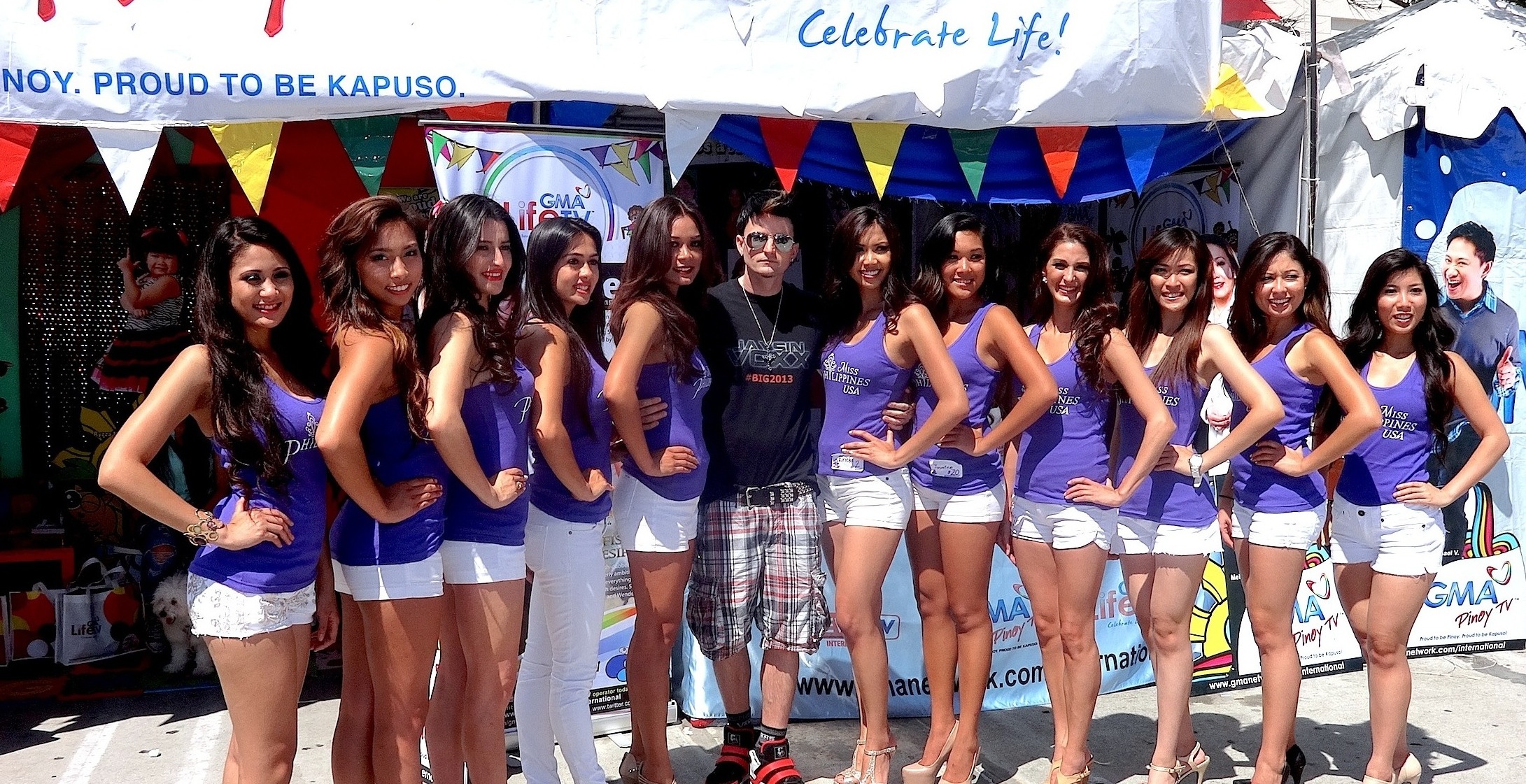 Jaysin Voxx on the Red Carpet with The Miss Philippines USA Contestants