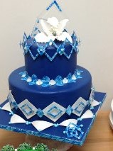 Tucker's cake with another iDesigns print