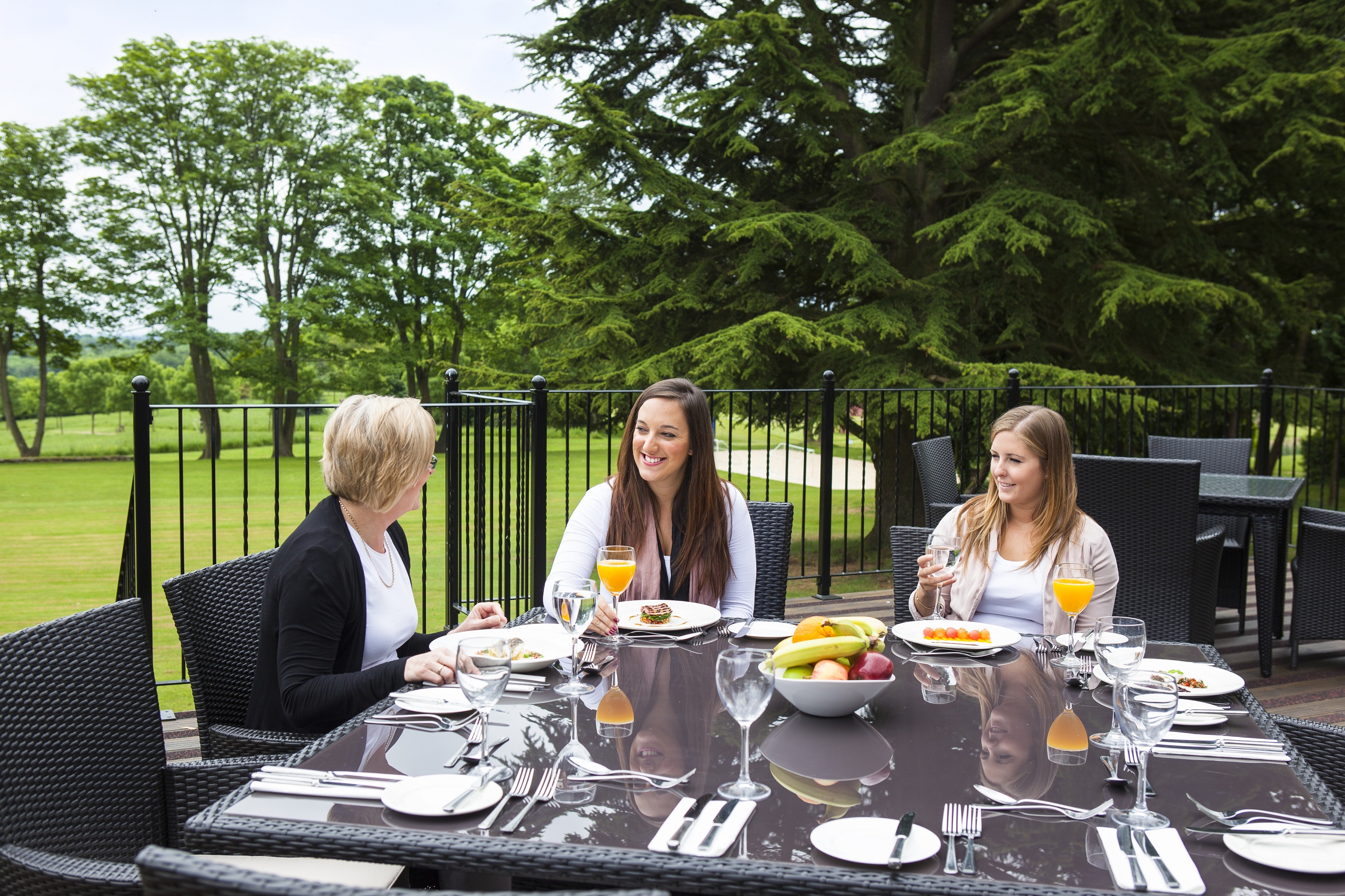 Alfresco Dining at Lane End Conference Centre