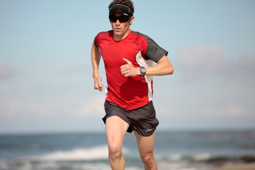 Forerunner 620 Measures Run Oscillation To Improve Running Efficiency and Requires No Foot Pod