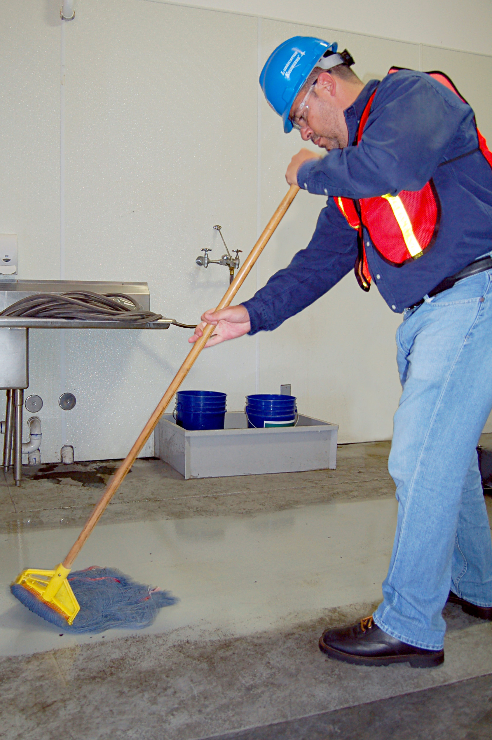 Greentastic Industrial Cleaner is easy to apply with a power sprayer, floor scrubber, mops, cloths or brushes.