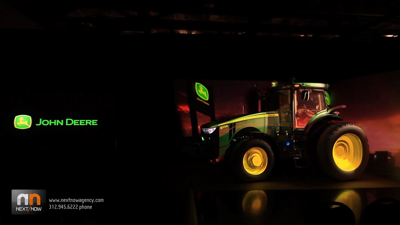 NEXT/NOW and John Deere partner up to reveal newest 8R tractor with projection mapping