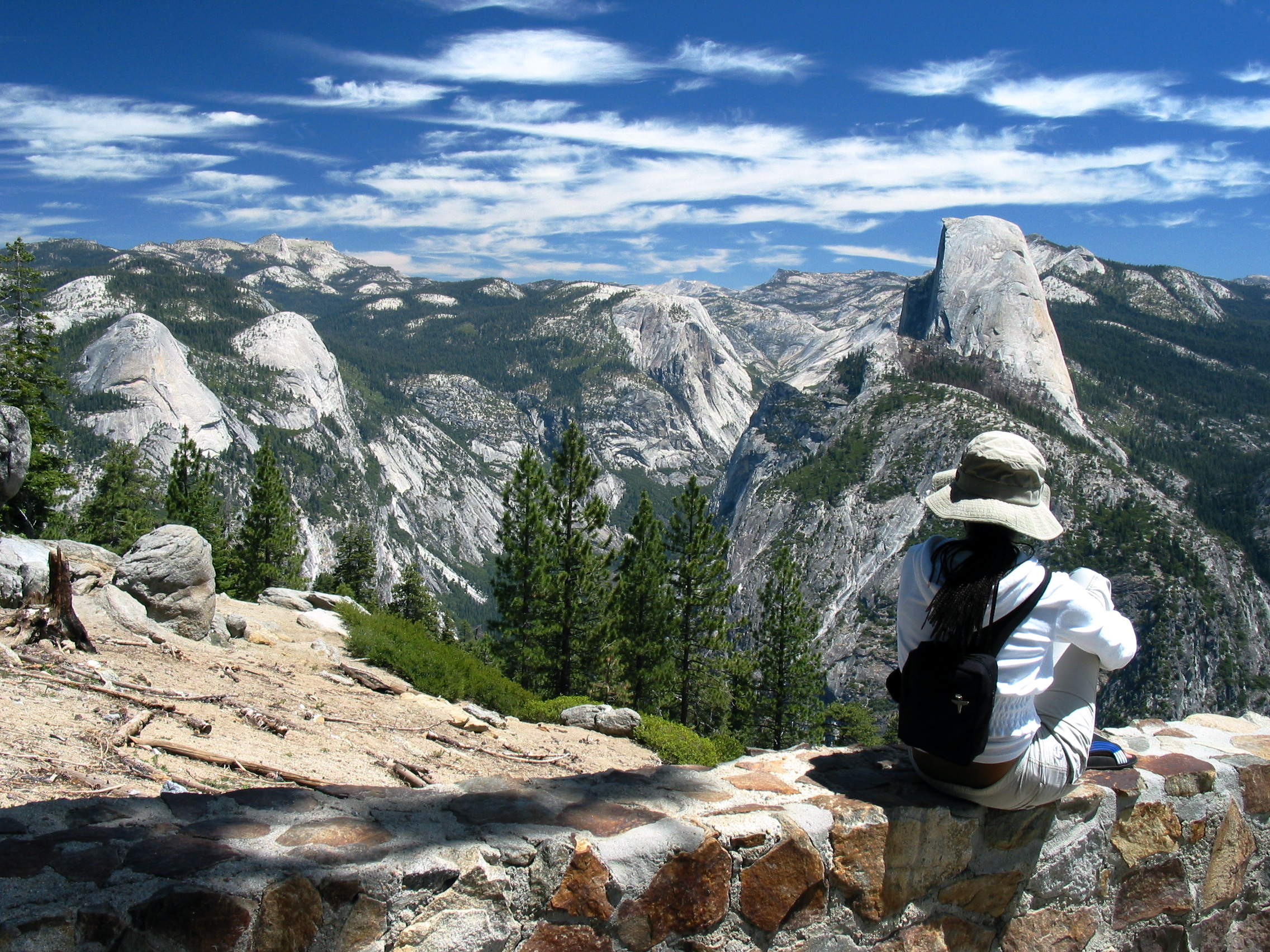 Take a guided tour with the Southern Yosemite Mountain Guides