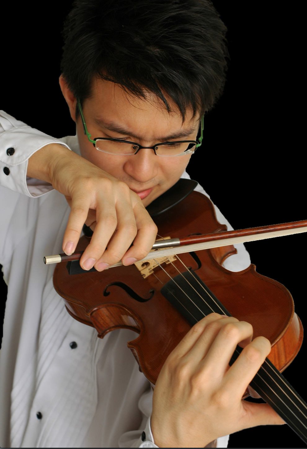 Violinist Yi Li Siew will perform at FreshAir Fine Arts Festival Singapore, 2013