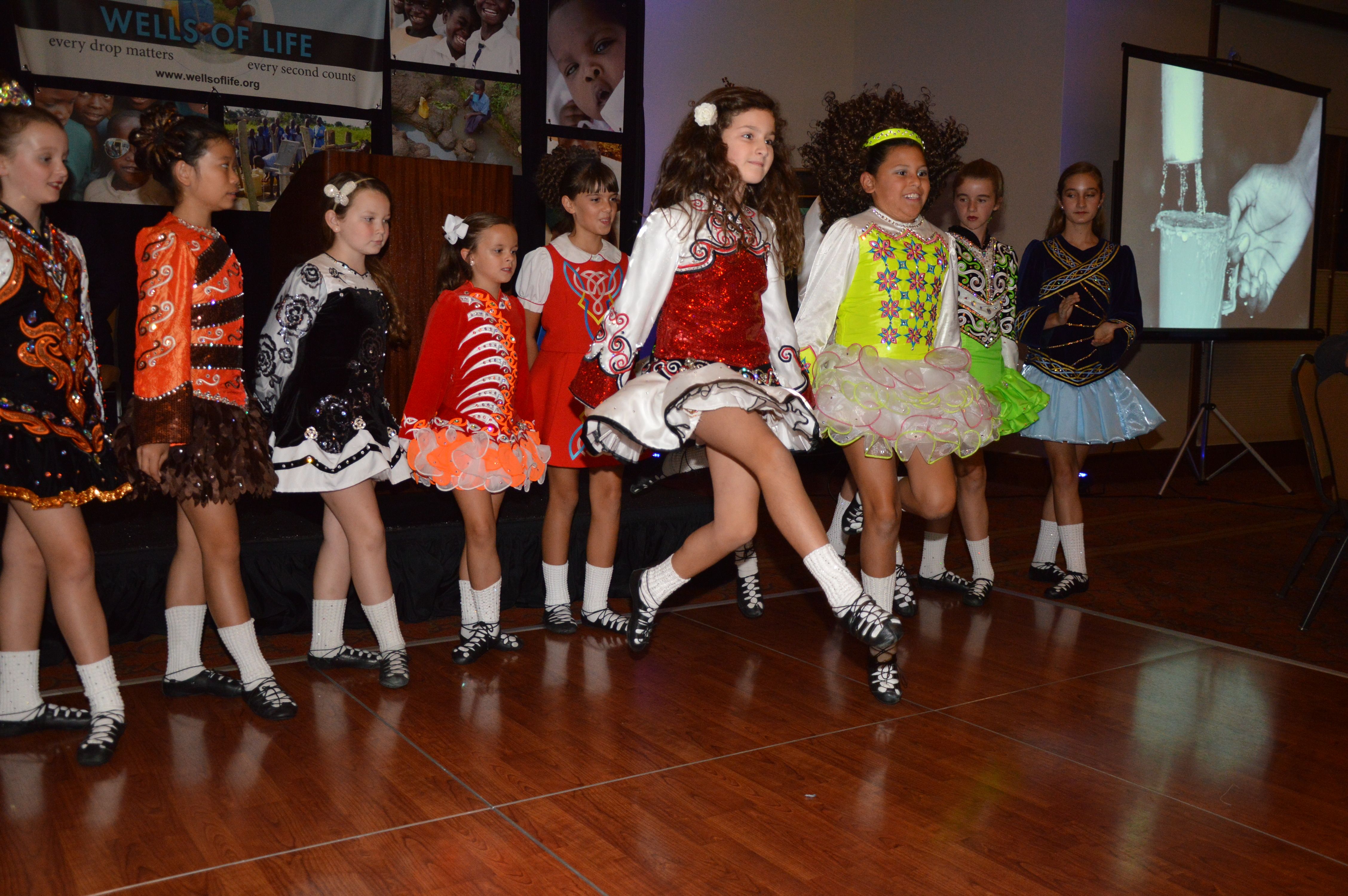 The night’s entertainment was provided by the Aniar Academy of Irish Dance of Laguna Niguel, led by Christine Byrne, award winning dance instructor.