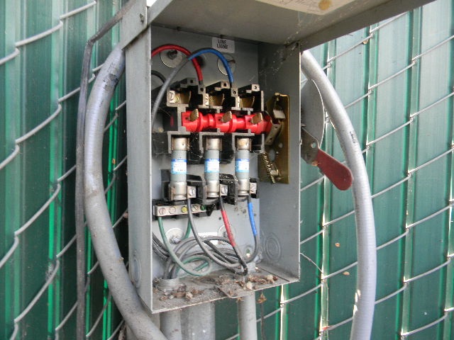 Terra-Petra Environmental Engineering Los Angeles - Existing Electrical Fusebox for SVE System