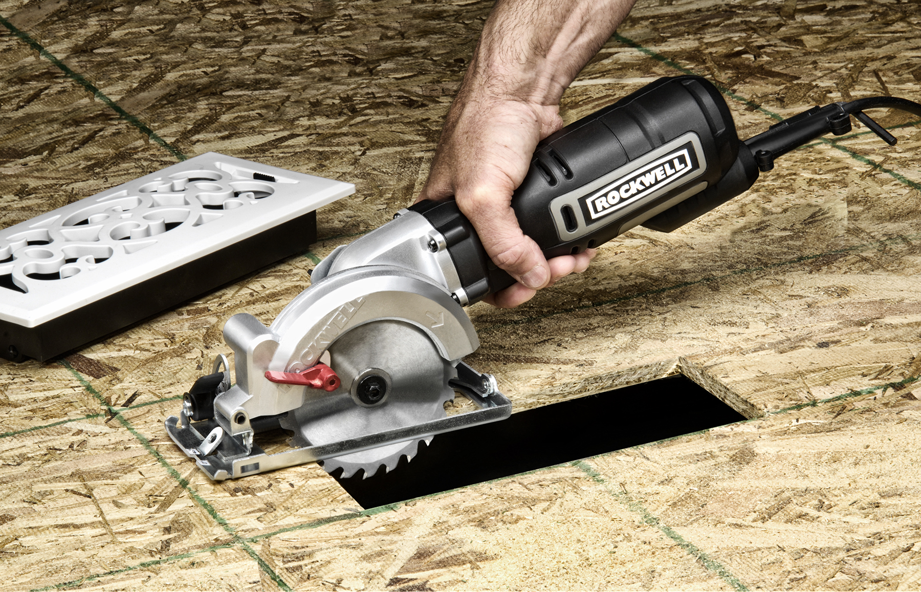Rockwell Compact Circular Saw's slim, inline grip design provides great comfort, balance and control.