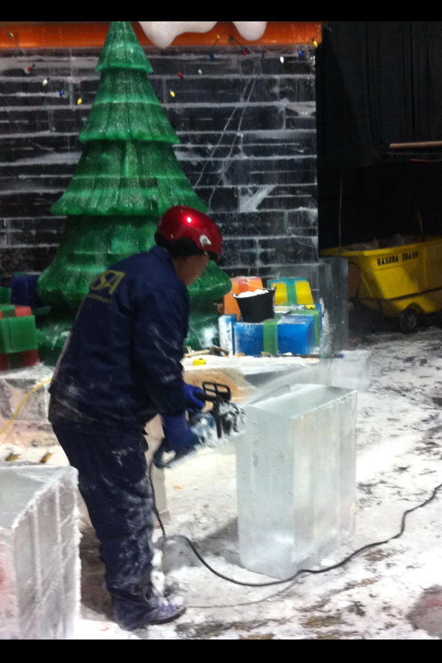 Chinese master ice artisans at work.