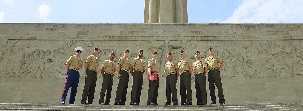 Soldiers at the National World War 1 Museum in front of Liberty Memorial
