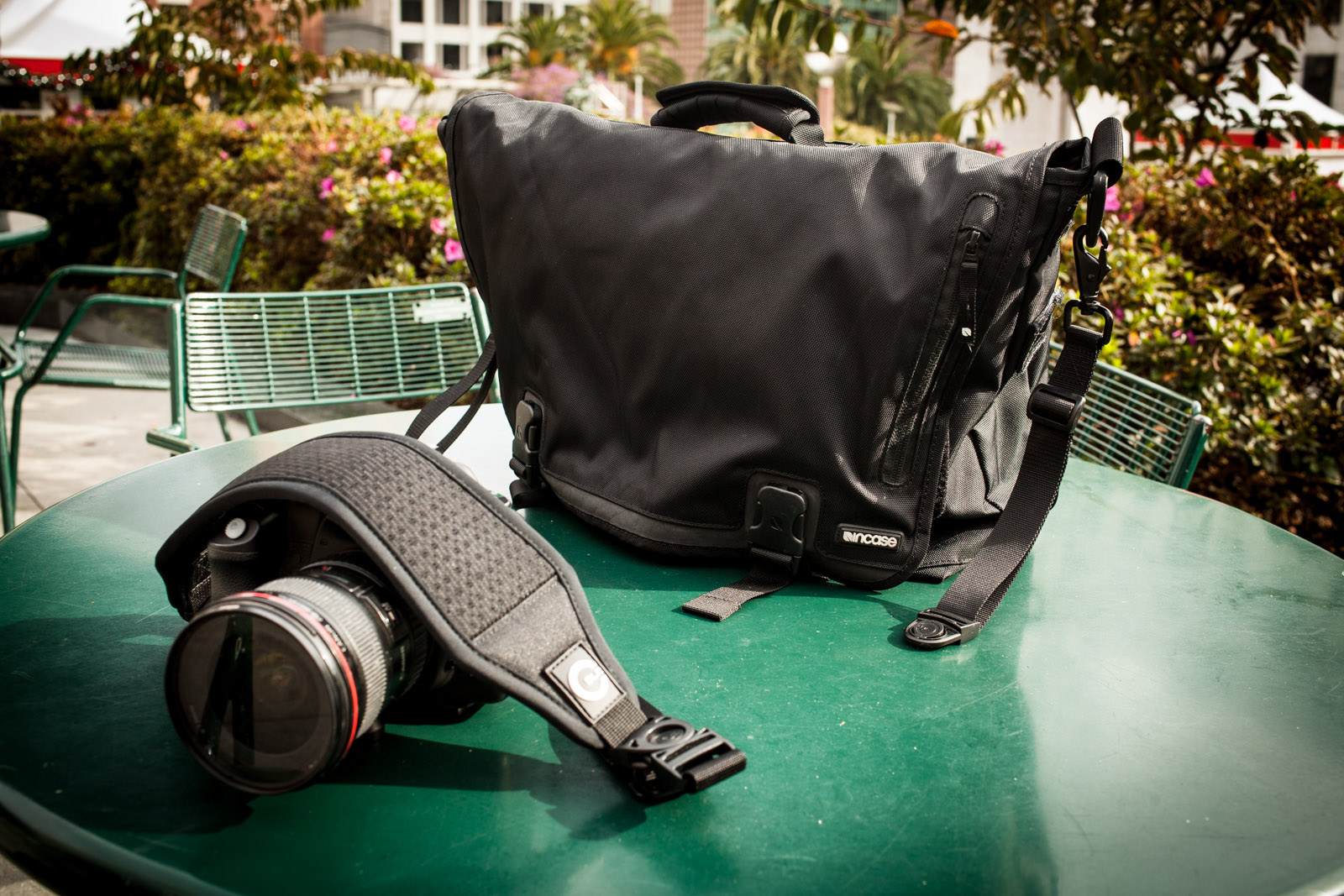 With an optional attachment, the Air Strap can be used on most bags, such as laptop bags and duffel bags.