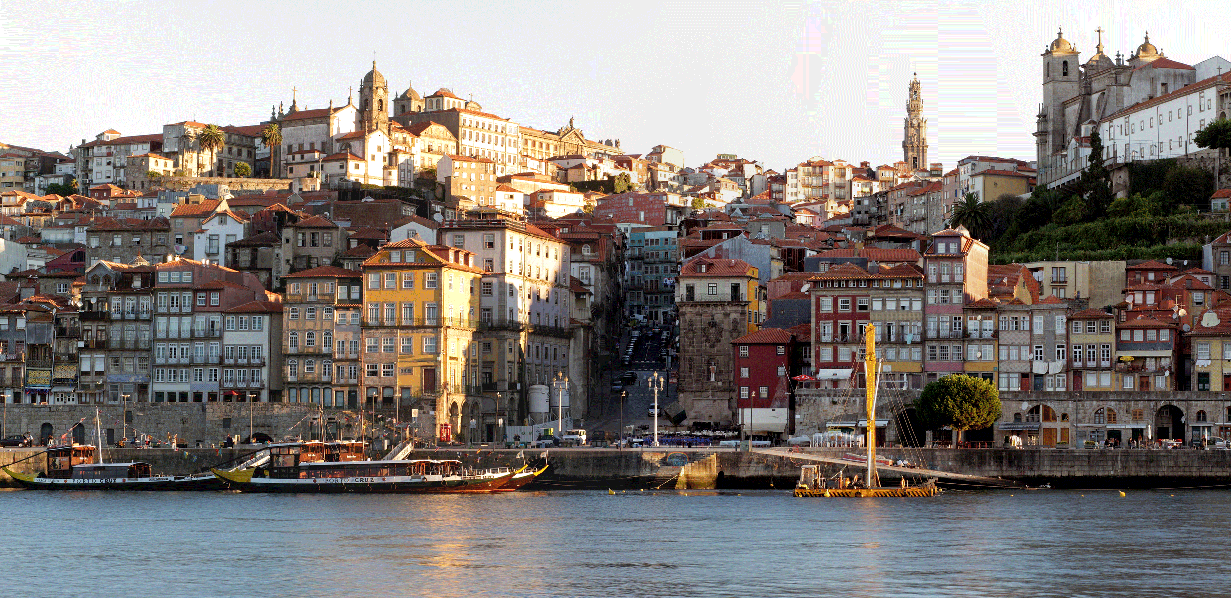 Sunrise in Old Porto