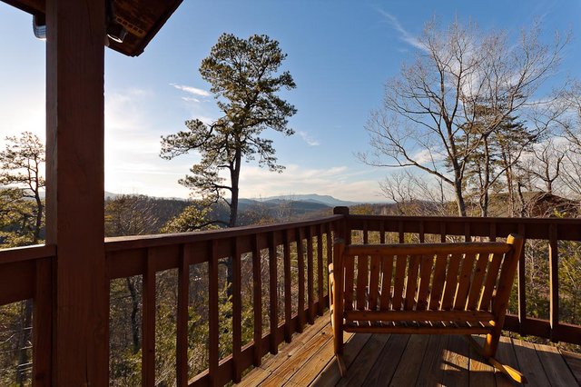 Stony Brook Cabin Rentals in Gatlinburg is an industry leader in premier Smoky Mountain cabin rentals.