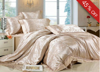 Bright Camel Pattern 4 Piece Bedding Sets with Silk Floss