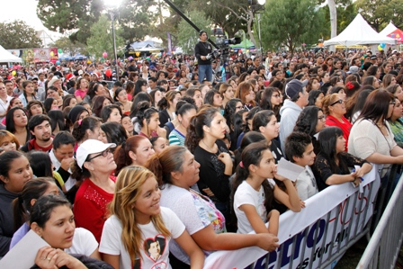 Azteca América Toy Drive