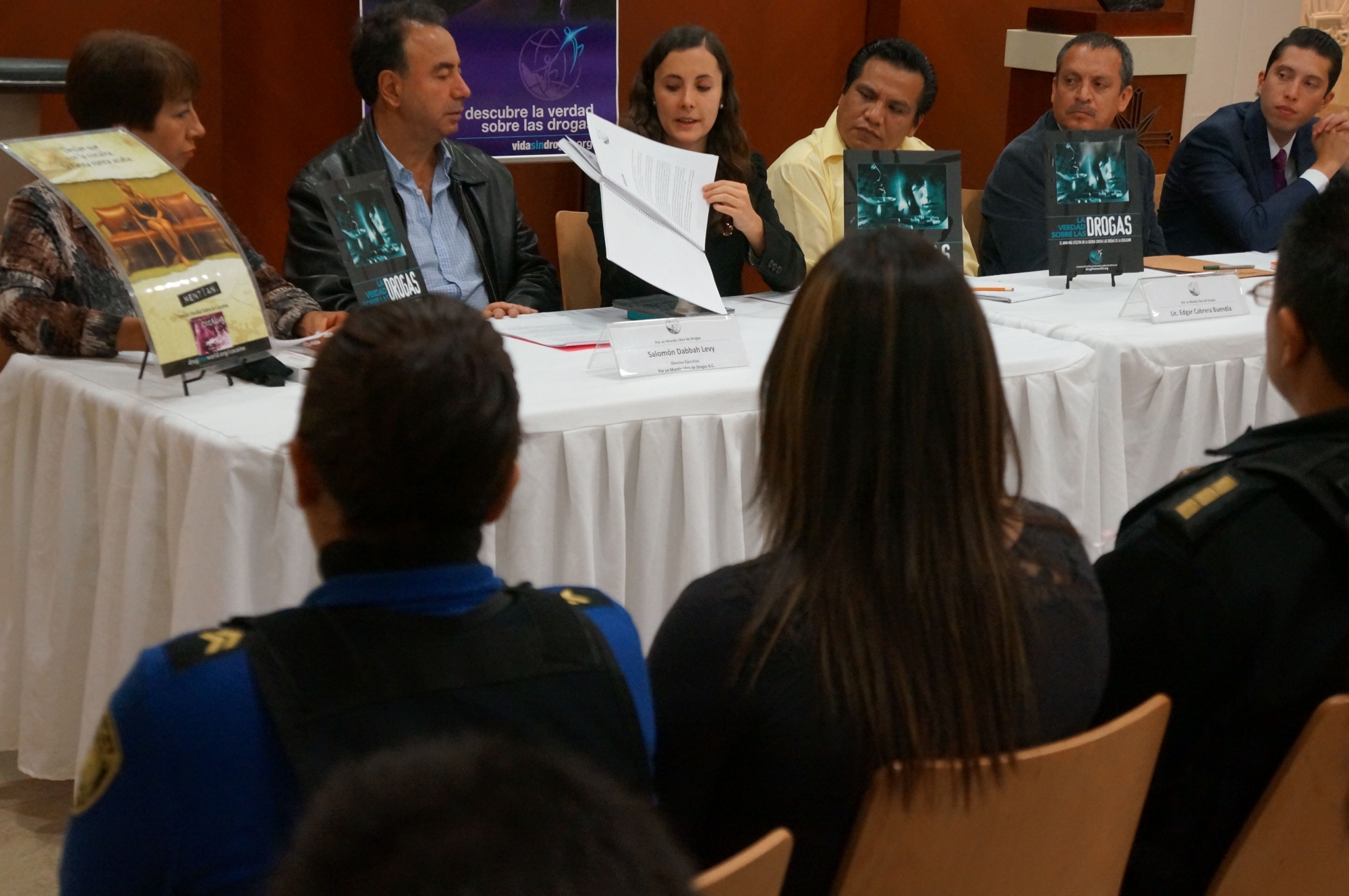 The Truth About Drugs Forum at the National Scientology Organization of Mexico brought together community groups concerned with tackling drug abuse in Mexico City.