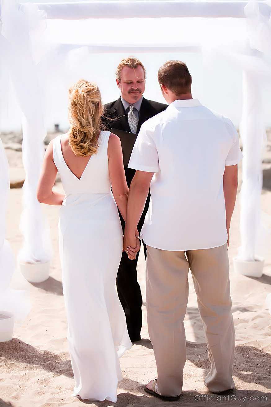 Wedding Officiant Helps Couples Get Married in Los Angeles