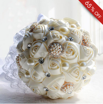 Attractive White Rose with Pearl and Rhinestone Wedding Bridal Bouquet