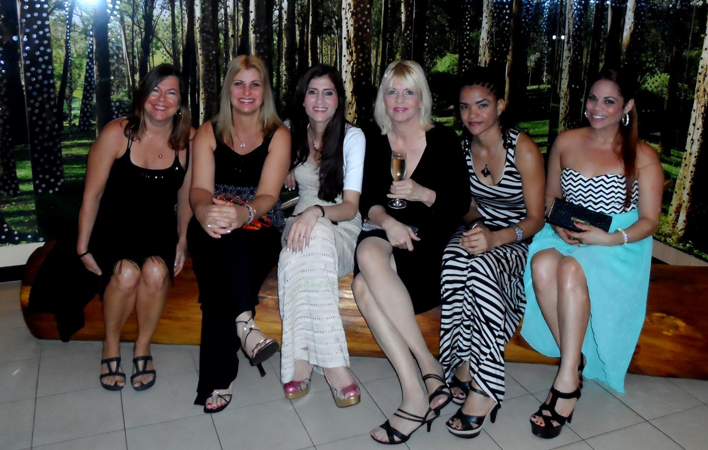 Bella Reina Spa Staff From Left to Right: Liz Graf, Karen Fragola, Mary Amsalem, Bonnie Morgen, Stacy Gayle & Karla Parrilla